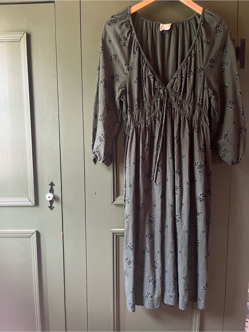 Universal Thread Olive Green Floral Tie-Front Midi Dress